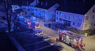 Wohnungsbrand mit Menschenleben in Gefahr